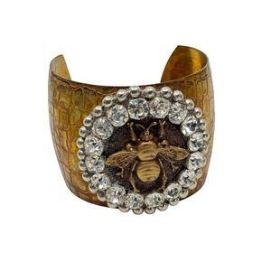 Gold Tone Honey Bee Crystal Medallion Crocodile Texture Statement Cuff‎ Bracelet